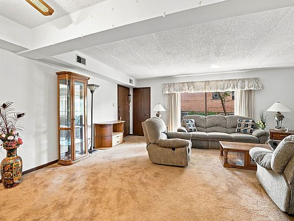 3rd image of 5746 106th St APT 1D