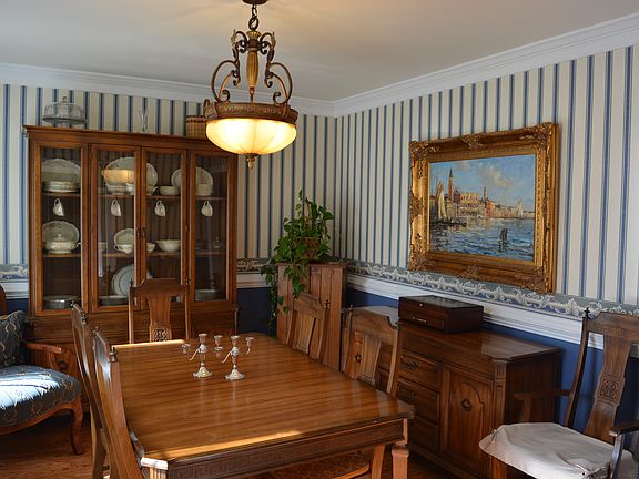 4th image of 7093 Mill Valley Ct