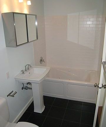 Jacuzzi Tub in Master Bath
