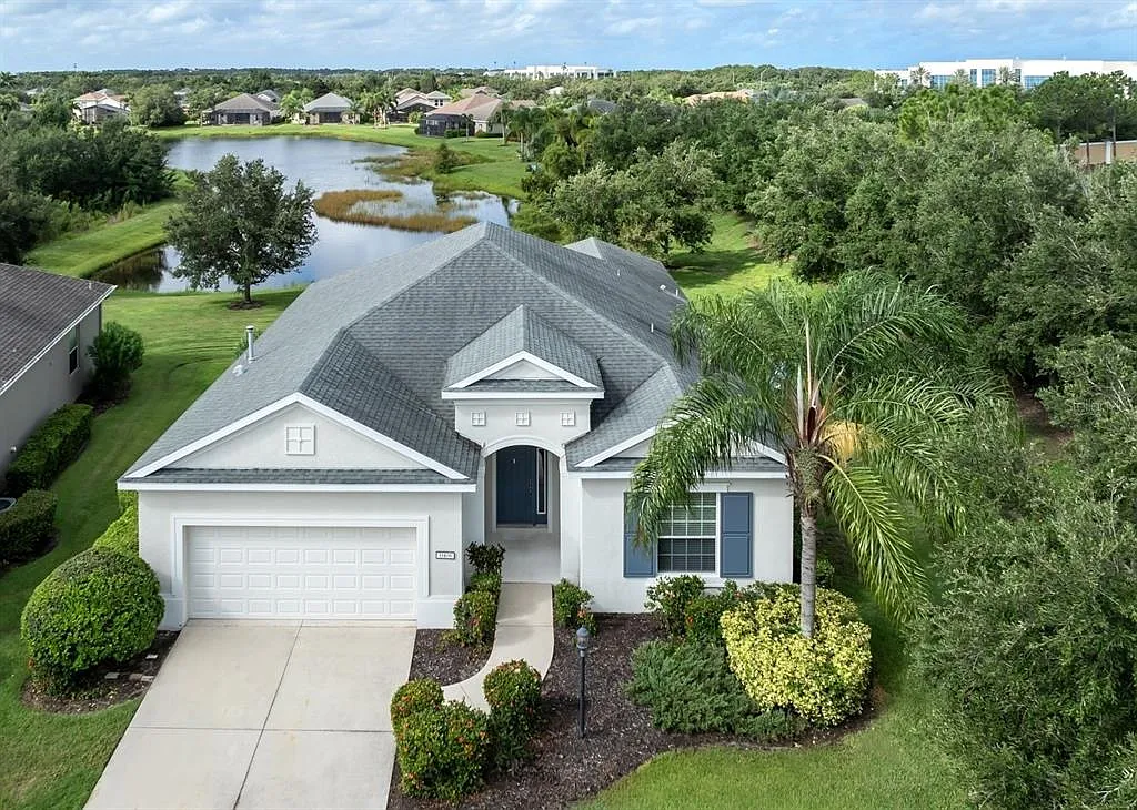 3 bed, 2.0 bath, 2148 sqft, $3,200 — Photo 1