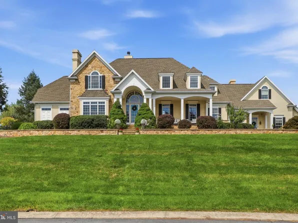 1417 Brittany Dr, York, PA 17404