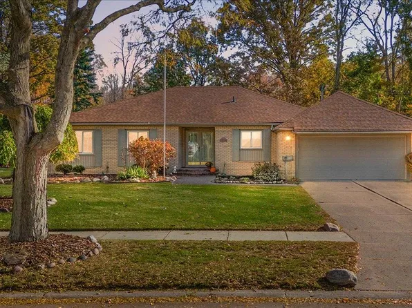 18406 Golfview St, Livonia, MI 48152