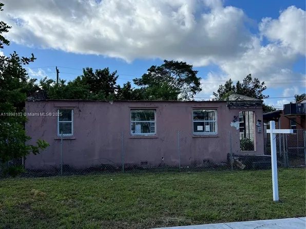 2122 Dewey St, Hollywood, FL 33020