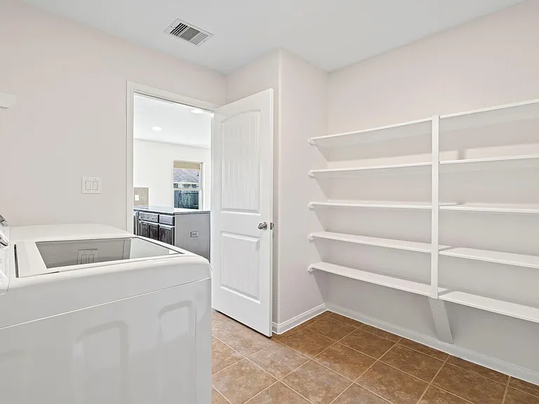 9006 Sasson Blvd — Photo 30