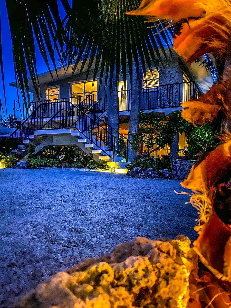Building Photo - 402 Coconut Dr