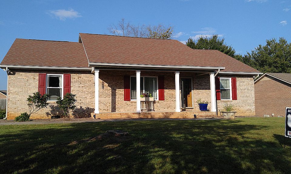 2nd image of 1425 Peabody Dr
