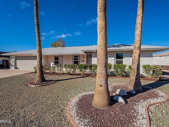 3rd image of 10726 W BROOKSIDE Drive