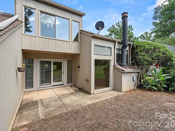 5th image of 102 Ridgeport Rd