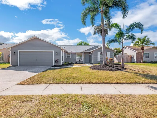 827 Pine Shadows Ave, Rockledge, FL 32955