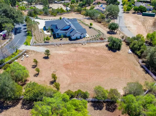 6100 Twin Country Ln #1, Fallbrook, CA 92028