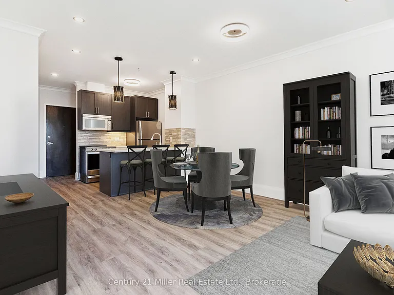 118 King St E #618 — Photo 2