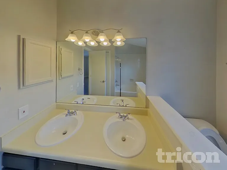 4820 Jet Wing Cir W — Photo 8