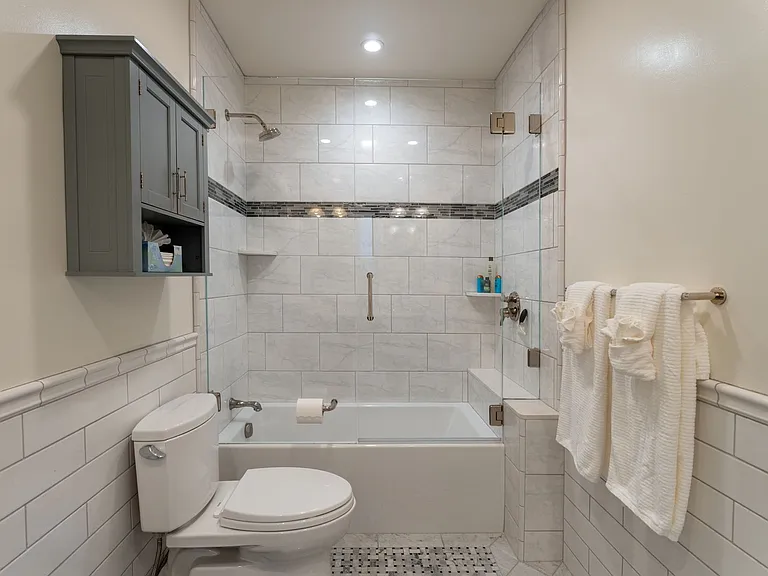 610 Forest Ave — Photo 37