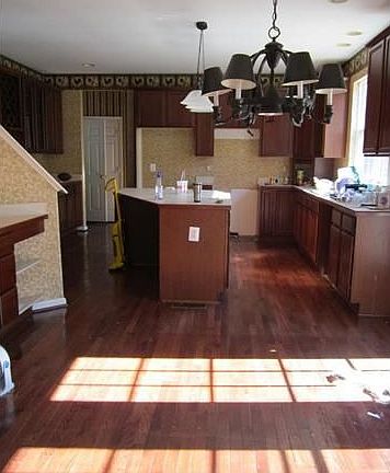 4th image of 8225 Tiverton Dr