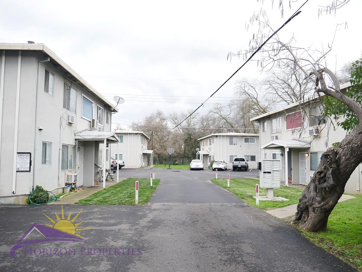 Cozy 1 Bed 1 Bath 700sqft Fourplex in North Sacramento — Photo 3