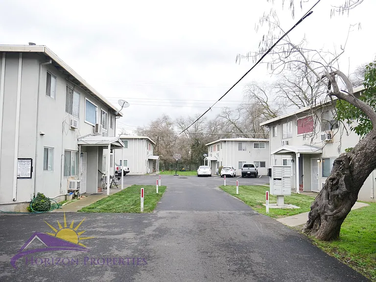 1617 Arcade Blvd #16 — Photo 3