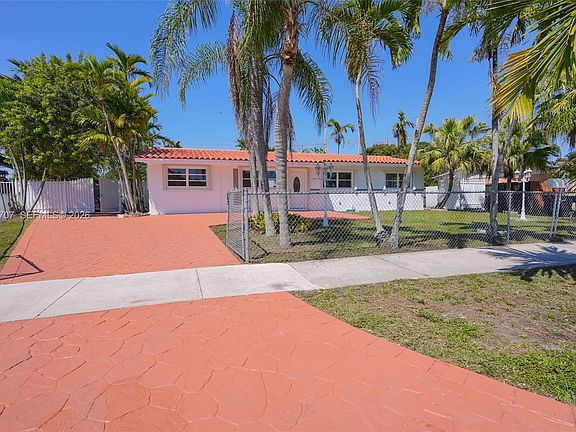 3rd image of 10521 SW 41st Ter