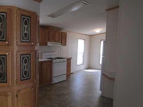 3rd image of 23305 Arlington Dr