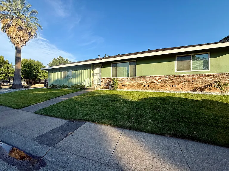 2326 Ramon Dr — Photo 12