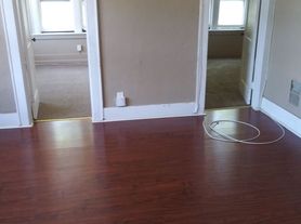 629-631 Thurston Road, 629-001