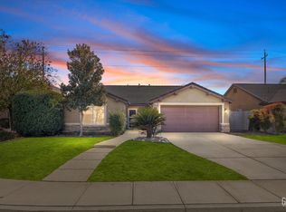 8915 Rockefeller St, Bakersfield, CA 93311