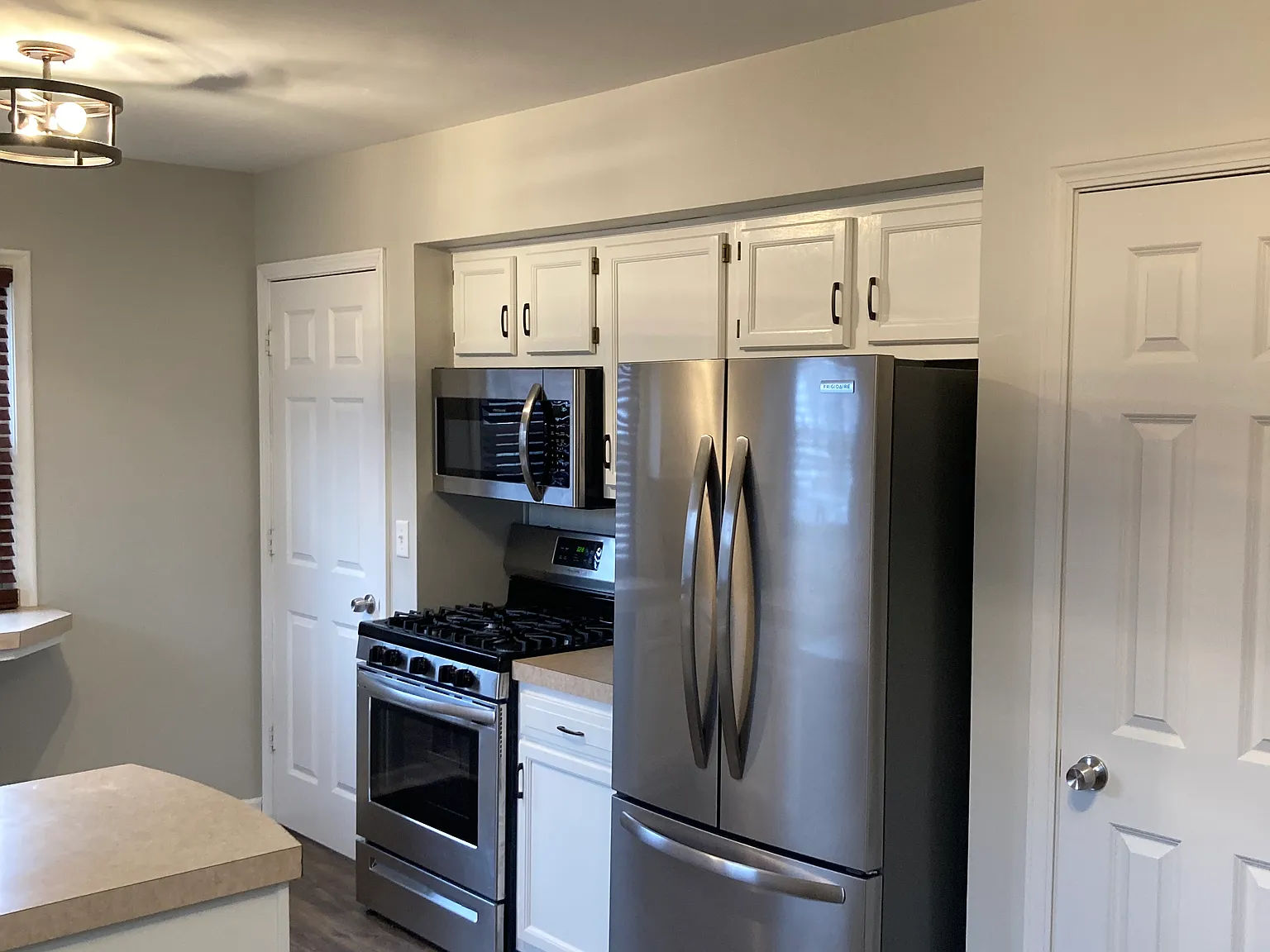 4 bed, 1637 sqft, $2,550 — Photo 4