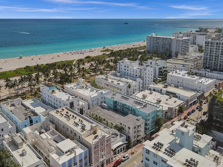 713 Collins Ave #42 — Photo 47