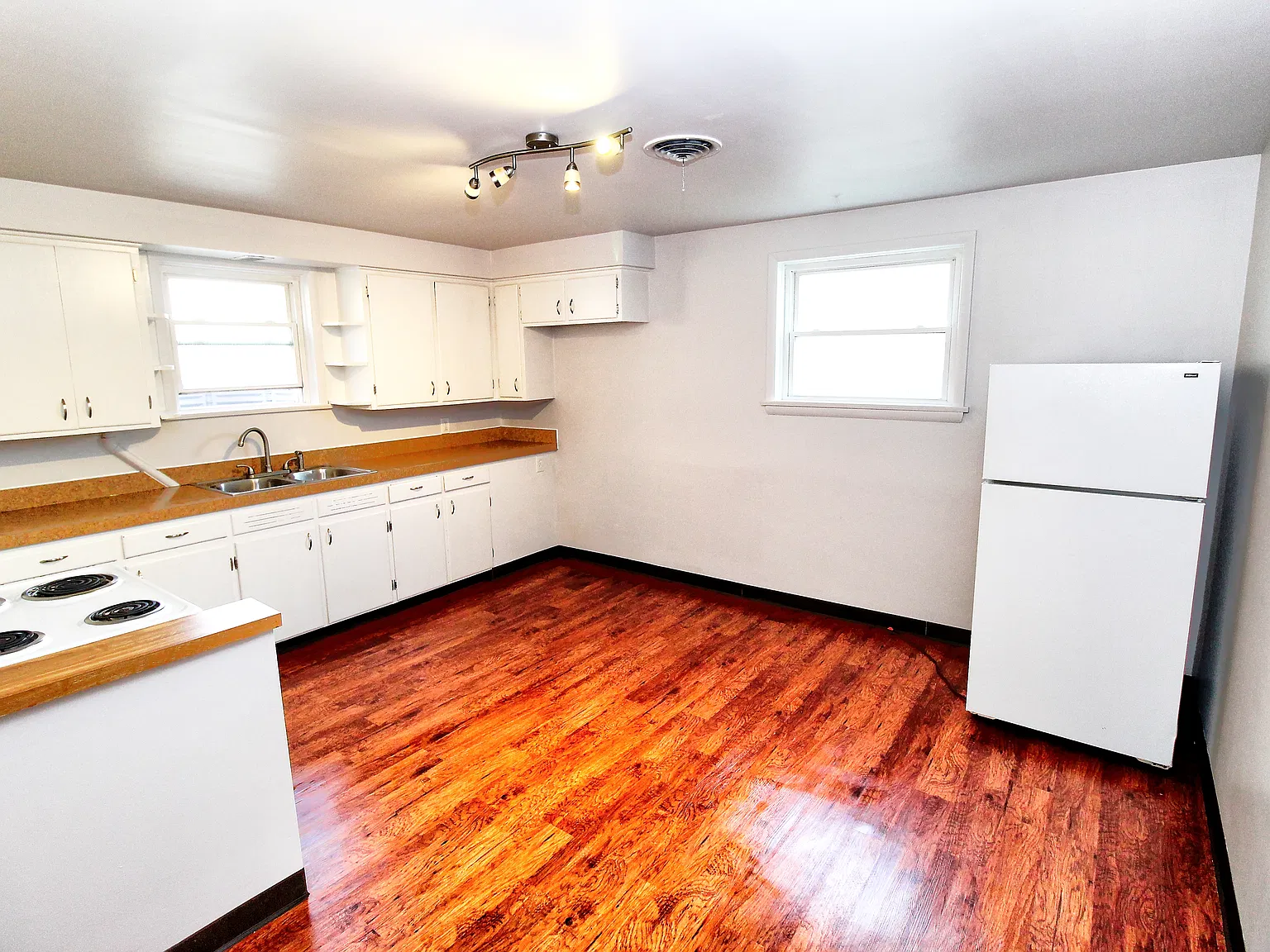 1 bed, $715 — Photo 2