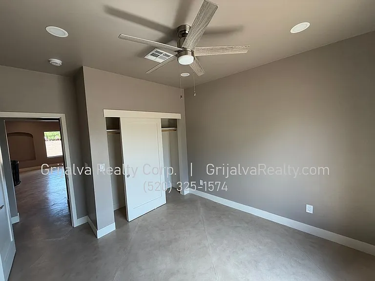3861 3rd — Photo 35