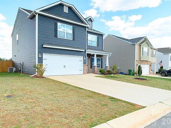 3rd image of 228 Ridgeview Ln