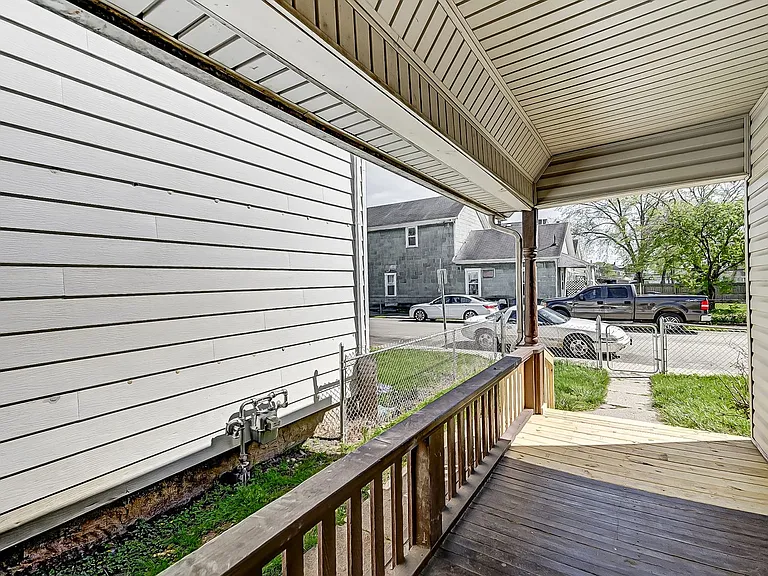 1257 Leonhard St — Photo 5