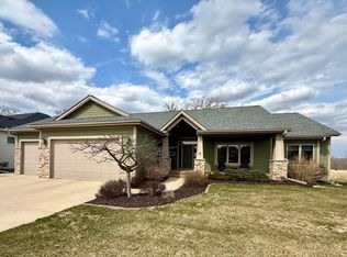 4101 Stone Point Dr NE, Rochester, MN 55906