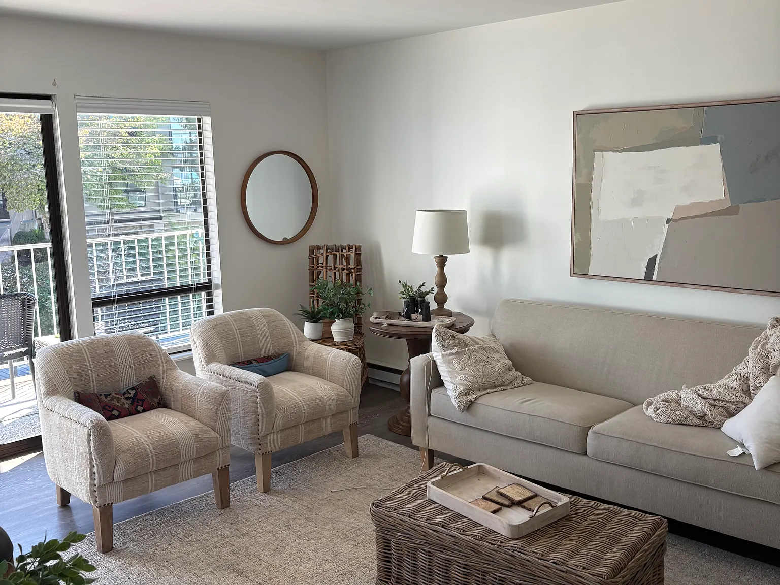 1 bed, 670 sqft, $2,500 — Photo 2