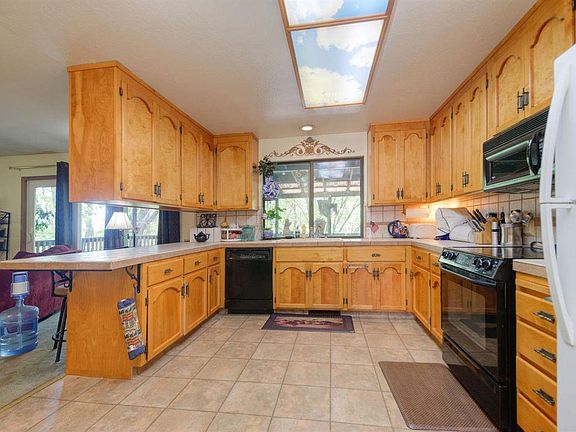 5th image of 17689 Antelope Ct