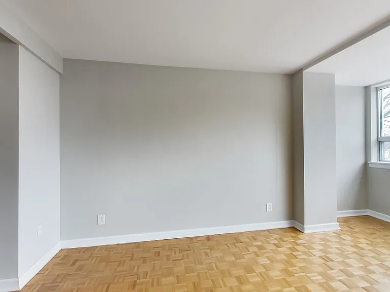 630 Roselawn Ave — Photo 11