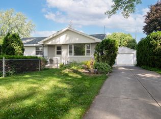 2568 Lavender Ln, Green Bay, WI 54313