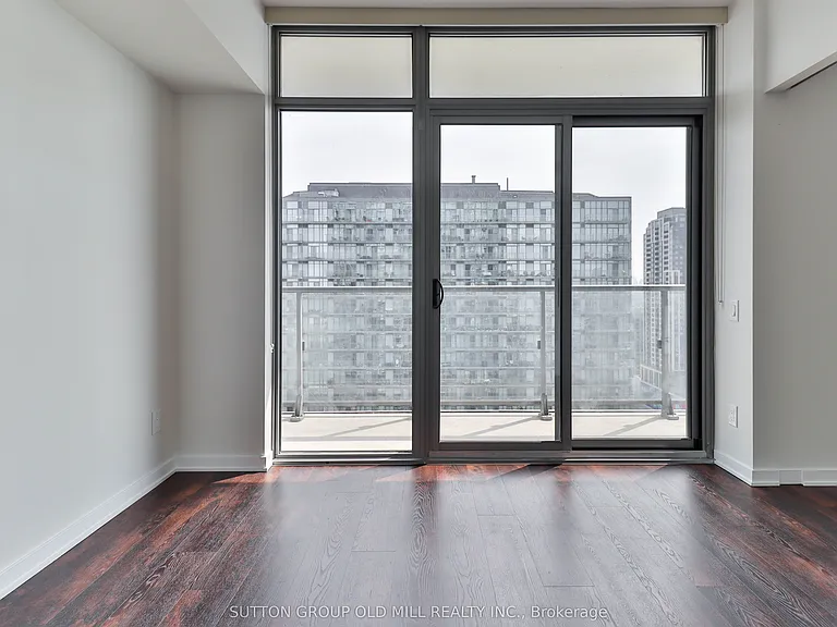 105 The Queensway #2516 — Photo 19
