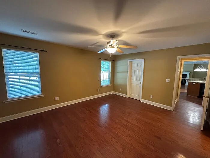 5311 Frankford Dr SE — Photo 9