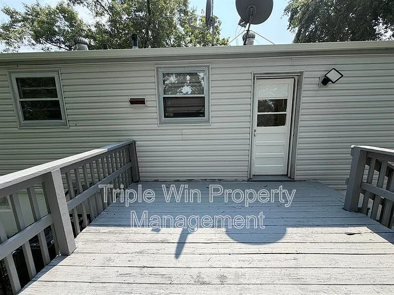1113 Highmont Dr — Photo 4