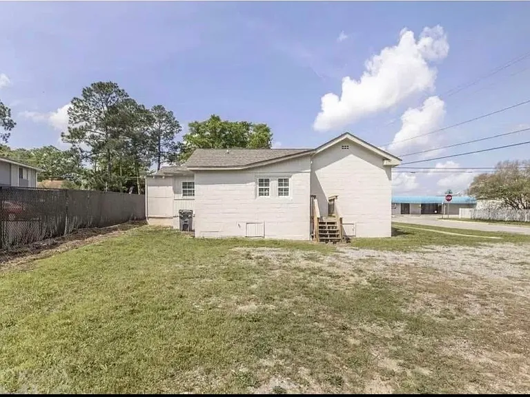 379 Rogers Ave — Photo 17