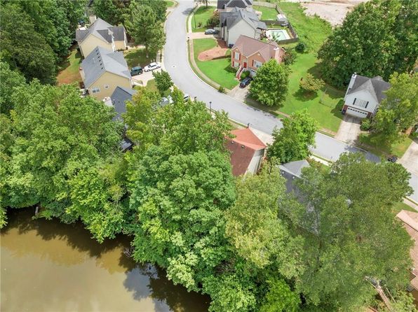 1647 Tunbridge Ln, Lawrenceville, GA 30043
