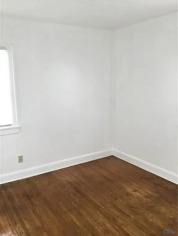 Charming 1-Bedroom with Vintage Appeal near Downtown Toledo 800 sq ft for $675 — Photo 4