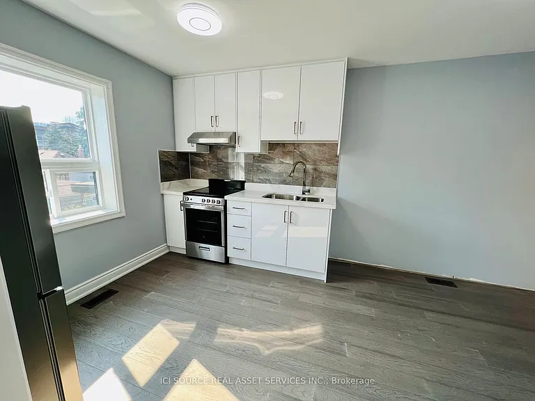 1342 Weston Rd #4 — Photo 4