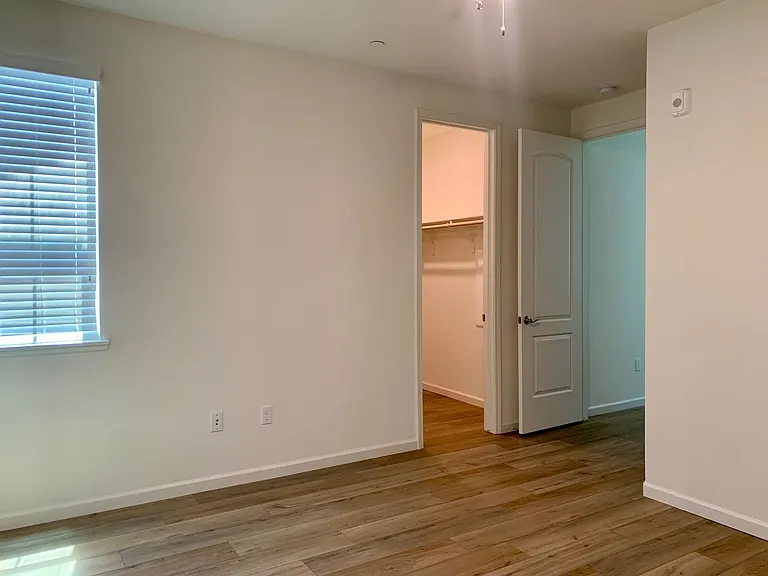 1900 Monroe Ct #100 — Photo 18
