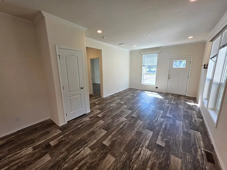 45135 McKenzie Hwy — Photo 2