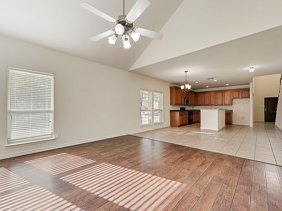 3rd image of 8113 Loma Alta Trl