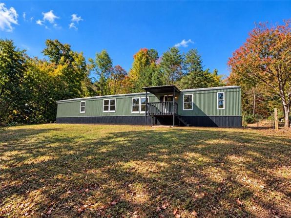 79 Oakridge Dr