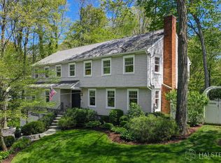 535 Hoyt St, Darien, CT 06820