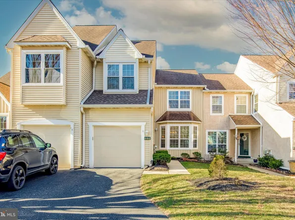 444 Country Club Dr, Lansdale, PA 19446