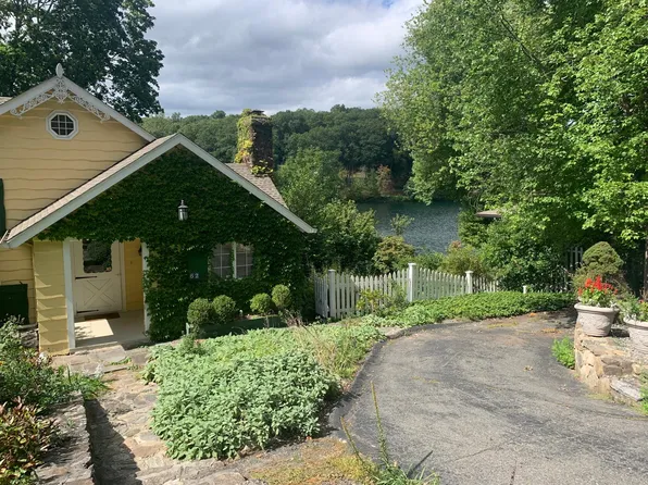 62 Upper Lakeshore Dr, Katonah, NY 10536